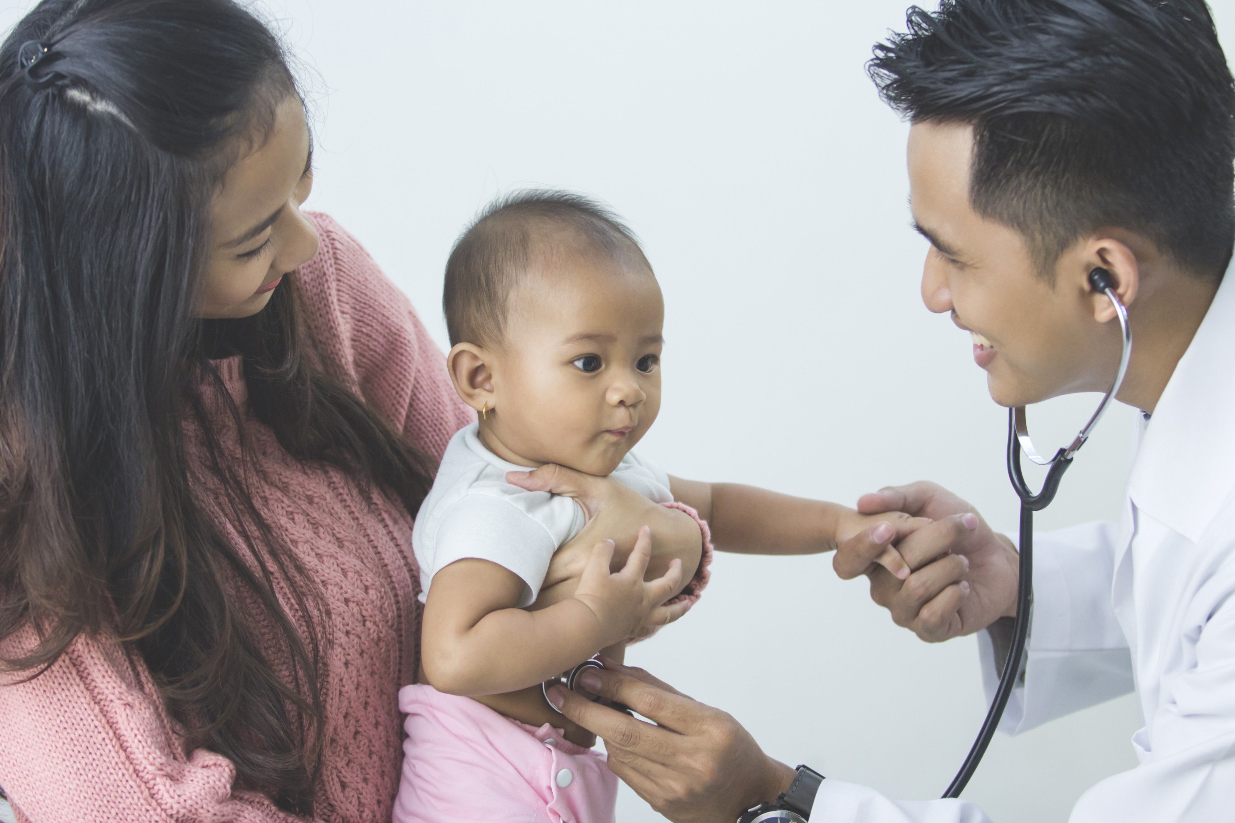 napas bayi grok-grok, cara atasi napas bayi berat, napas bayi berbunyi, bayi napas grok-grok normal, tips pernapasan bayi, Bunda, si Kecil